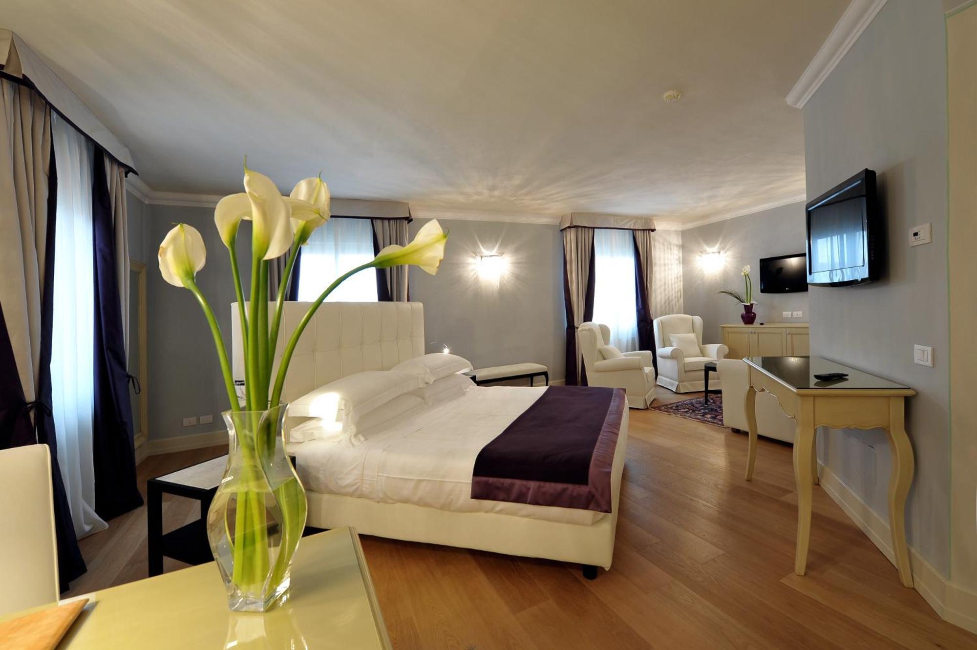 Palazzo San Lorenzo & 4*