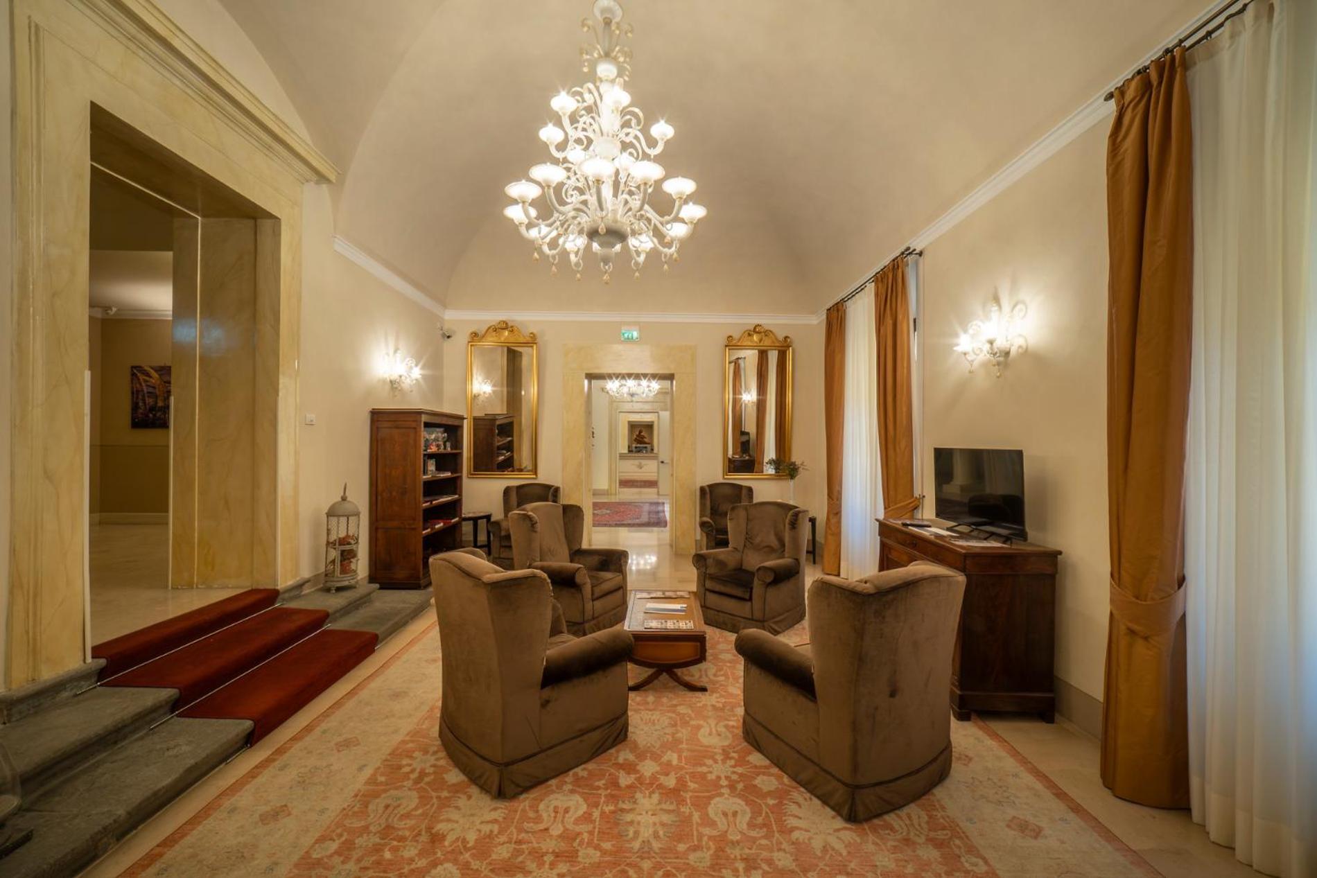 Hotel Palazzo San Lorenzo & 4*