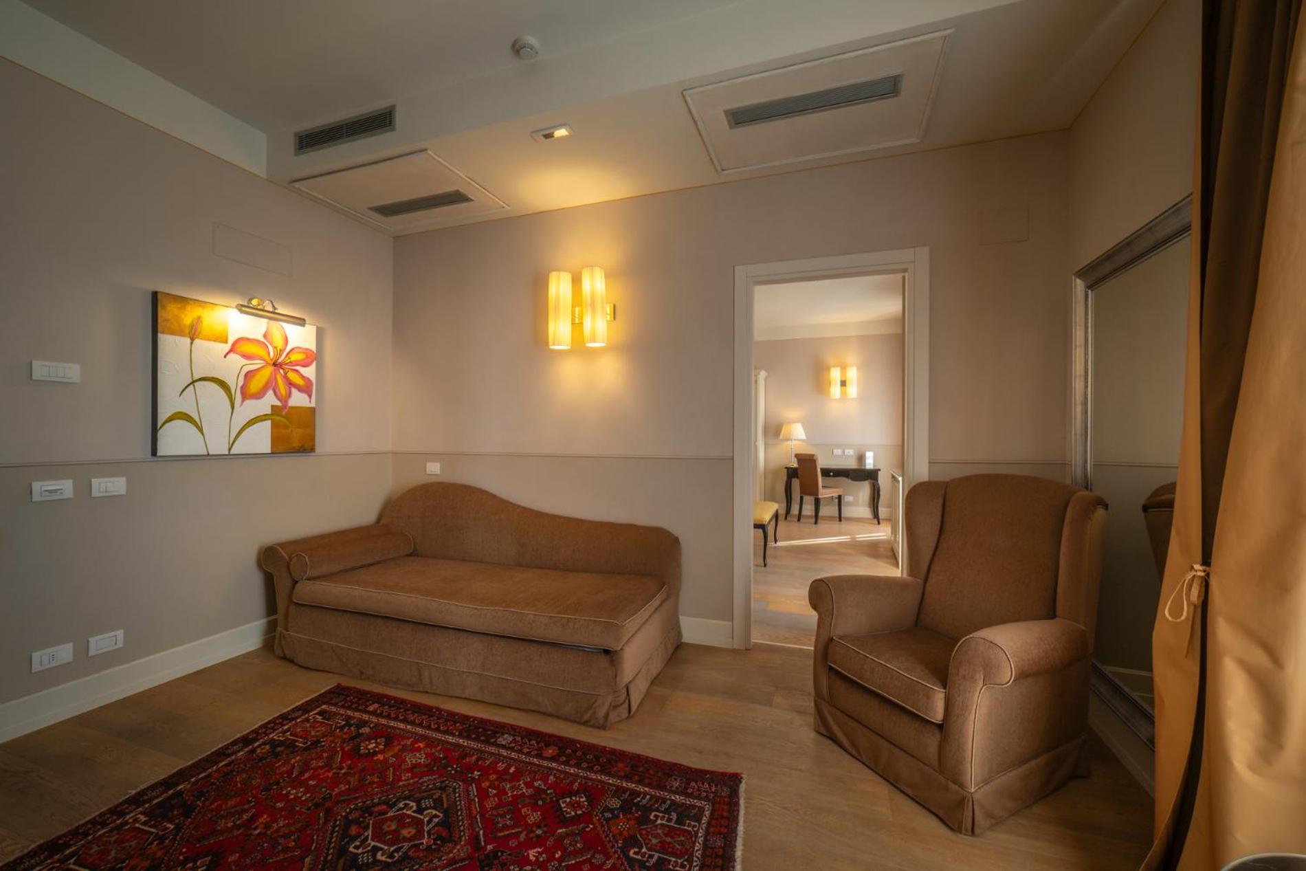 Hotel Palazzo San Lorenzo & 4*