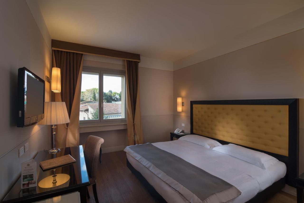 Hotel Palazzo San Lorenzo & 4*